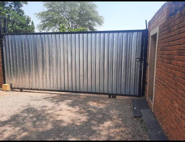 INDUSTRIAL FOR SALE IN KOEDOESPOORT INDUSTRIAL